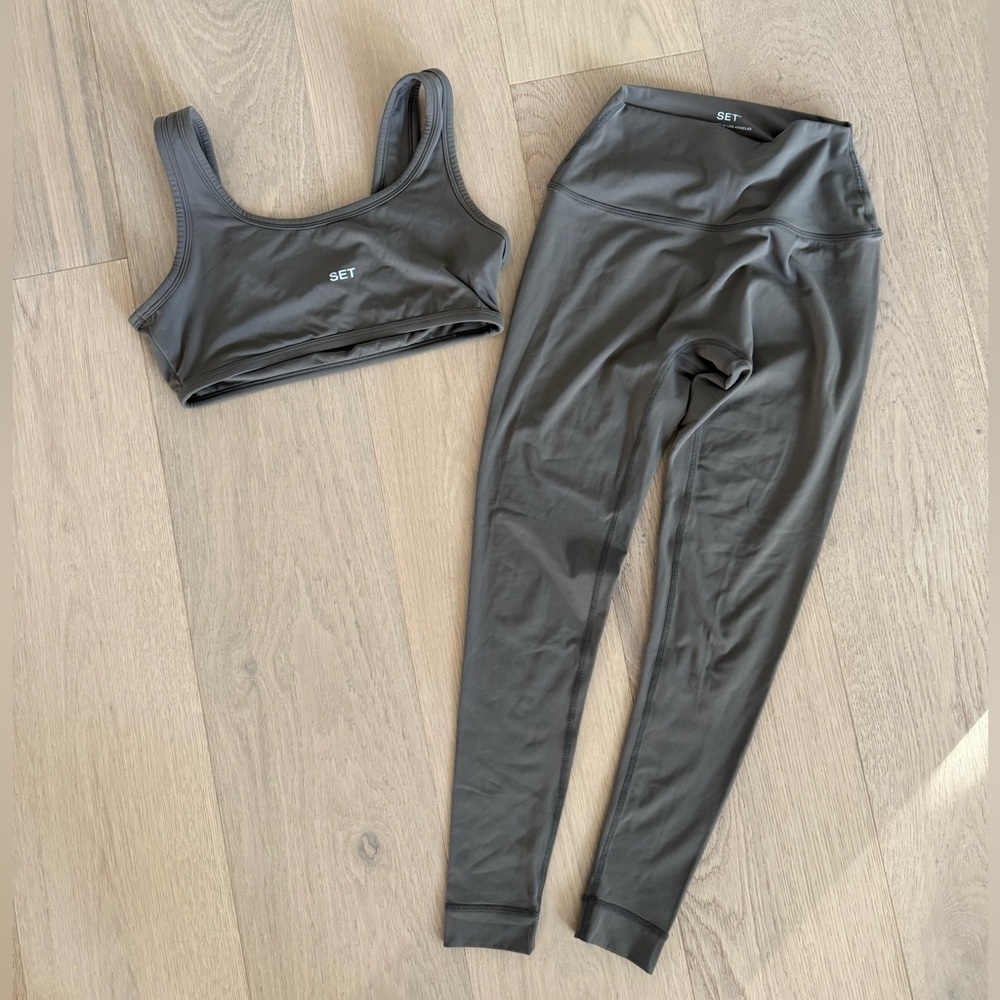 S SET Active Airluxe Truffle Sports Bra and Leggings Set